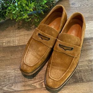 STACY ADAMS Camel Colored Suede Loafer, Size 8.5M